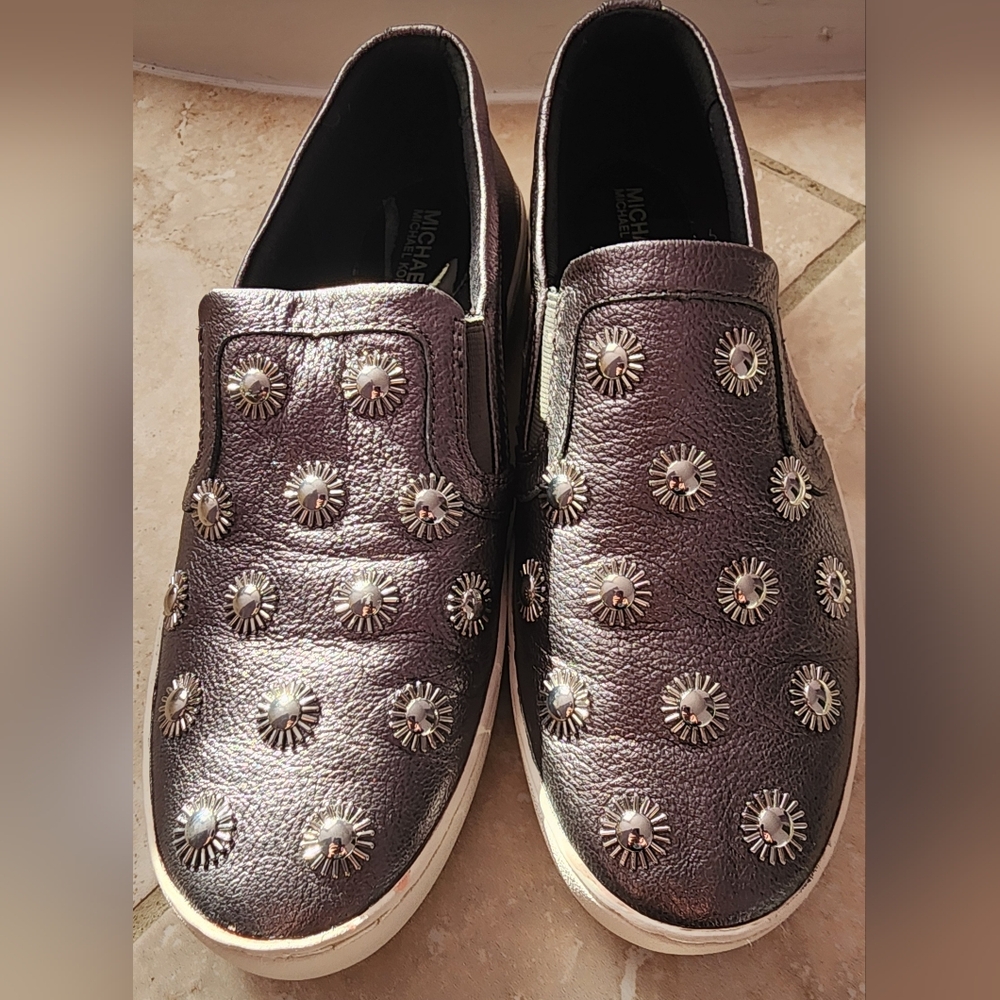 Michael Kors Gunmetal Grey Silver Studd Leo Leather Slip-0n Sneakers Shoes 6 .5